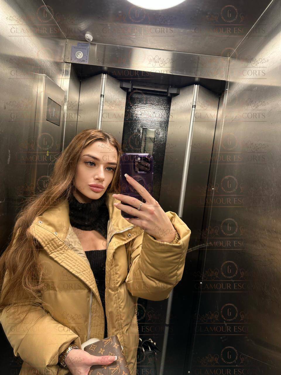 Escort-Adelina-3752