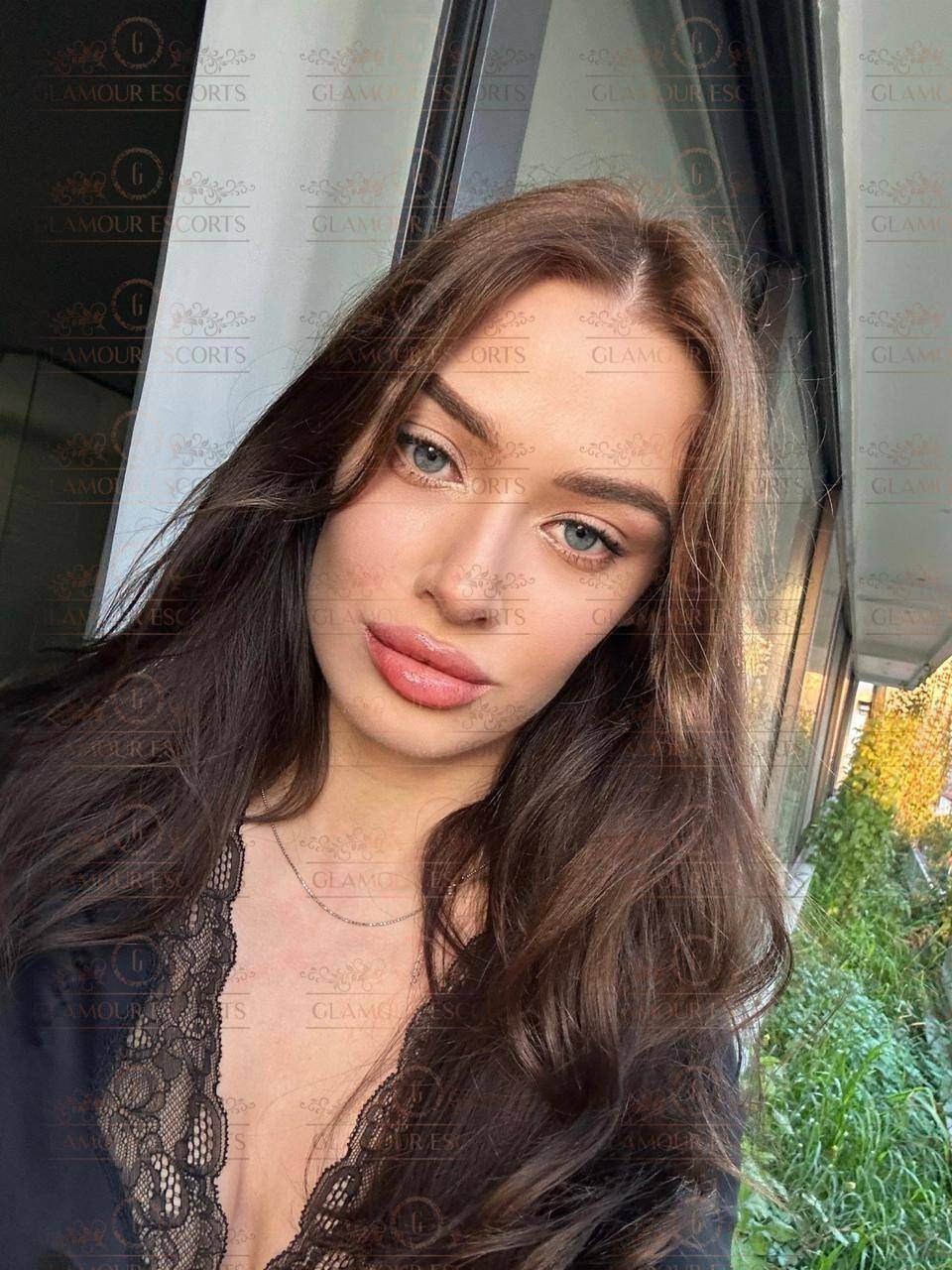 Escort-Adelina-3752