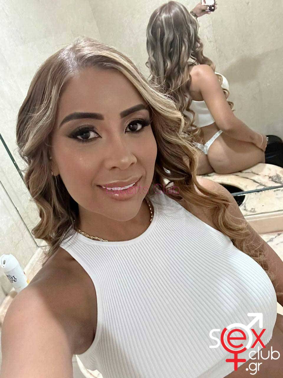 Escort-Thaliana-3241