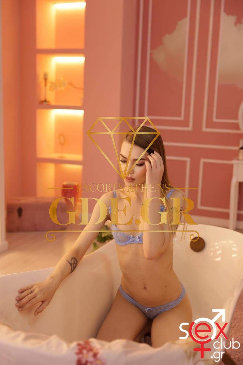 Escort-Crystal-4112